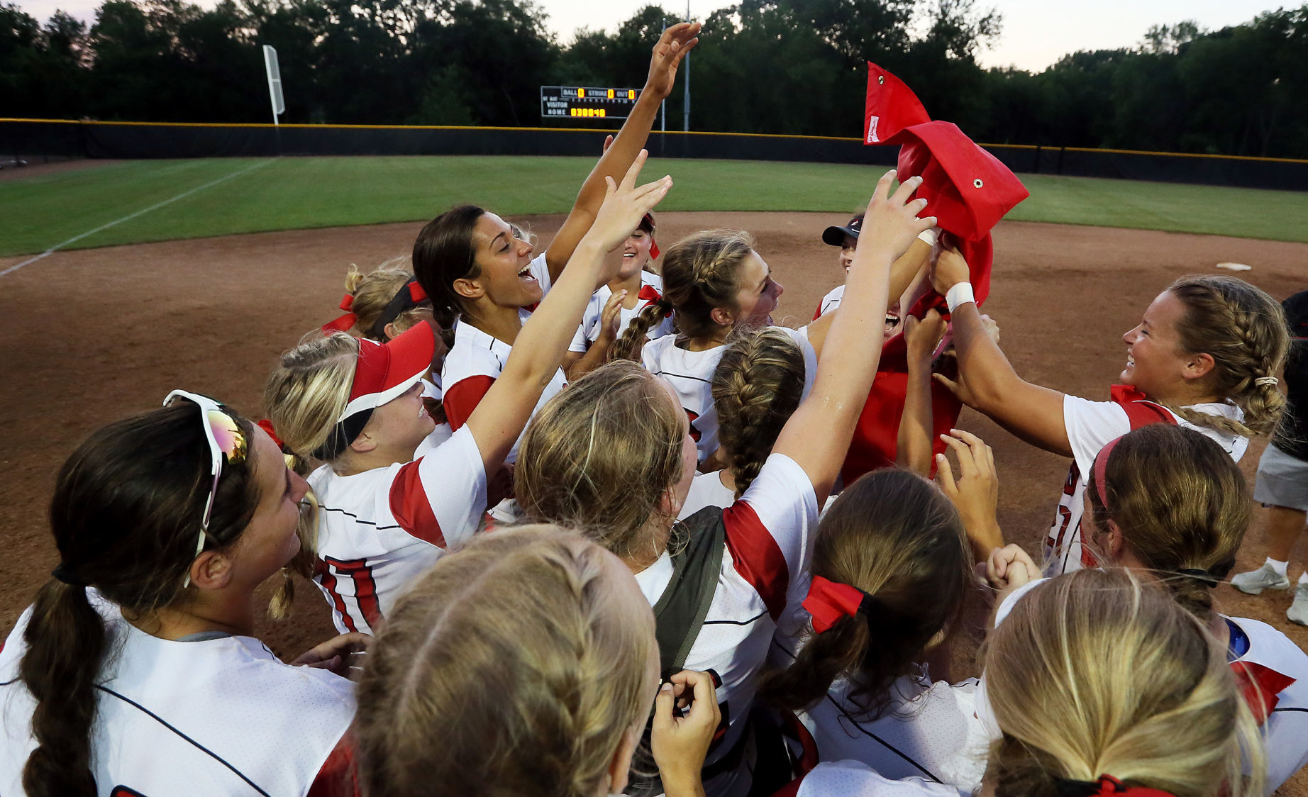 070918-softball-final-013